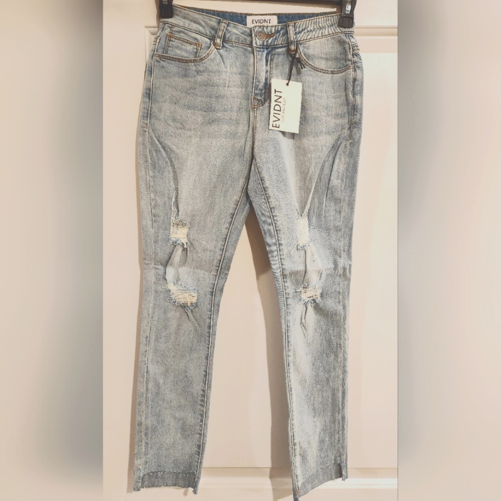🎁Evidnt distressed skinny ankle